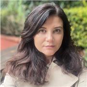 Deutschlehrerin, die ihre Muttersprache Deutsch ist. Mit 17 Jahren Erfahrungen